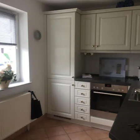3-zimmer, 58 Qm Mit Garten, Zum 300 M Mit Komfort-ausstattung Apartment *
