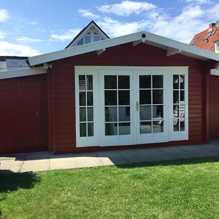 Apartment 3-zimmer, 58 Qm Mit Garten, Zum 300 M Mit Komfort-ausstattung Timmendorfer Strand